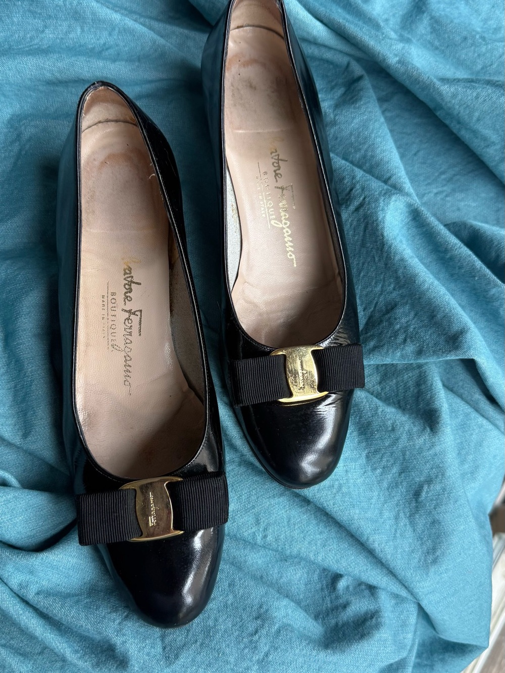 Salvatore Ferragamo Vintage Black Vara Bow Pumps